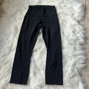 Lululemon high waisted capri leggings size 4